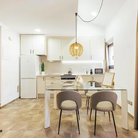 アパート Bravissimo Mercadal Duplex, With 2 Bedrooms ジローナ